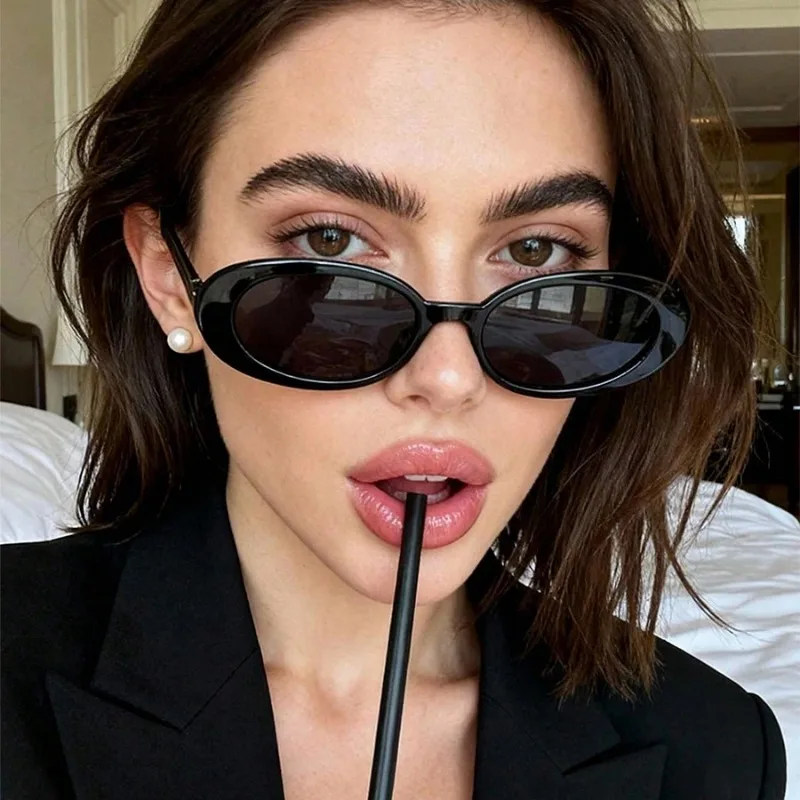 Designer Sunglasses - Klasyczne, owalne okulary przeciwsłoneczne dla kobiet,
