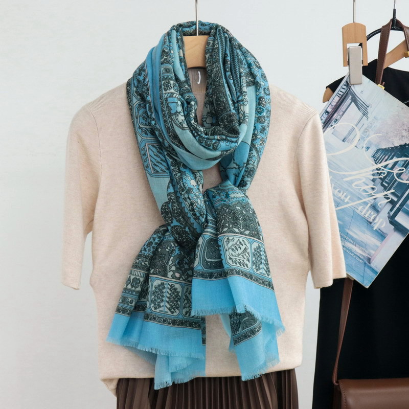 Długie szaliki z frędzlami Luk – Cashmere Scarf recenzja i cena
