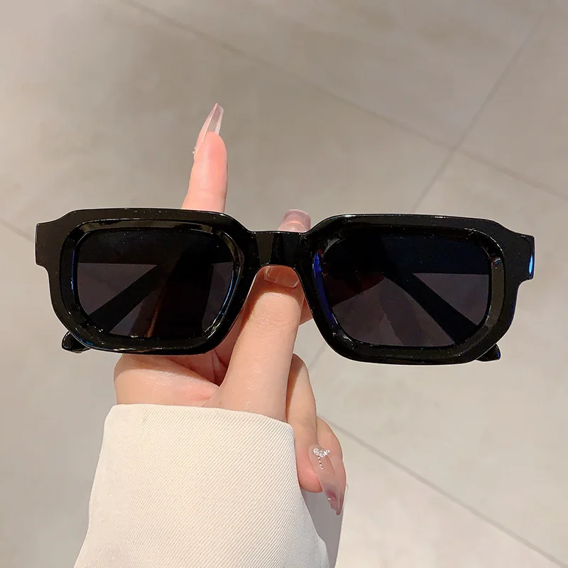 Okulary przeciwsłoneczne w sty – Designer Sunglasses recenzja i cena