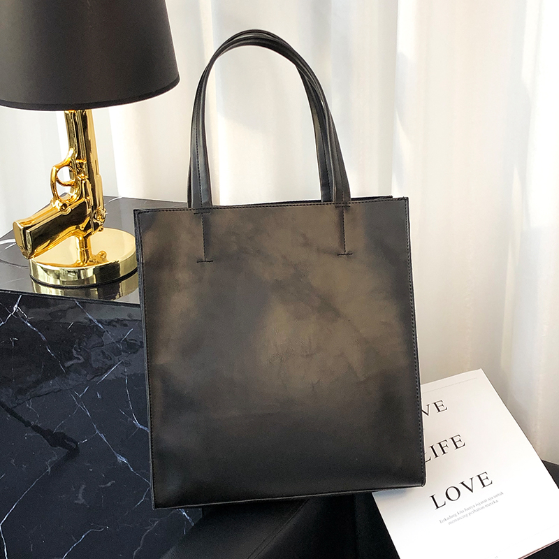 Minimalistyczna skórzana toreb – Leather Briefcase recenzja i cena