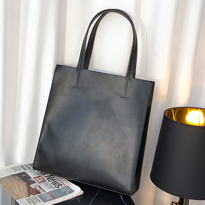 Minimalistyczna skórzana toreb – Leather Briefcase recenzja i cena